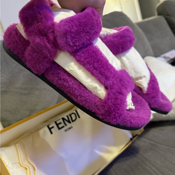 Fendi Shearling FF Fendi Feel Sandals Bouganville - Picture 4 of 10